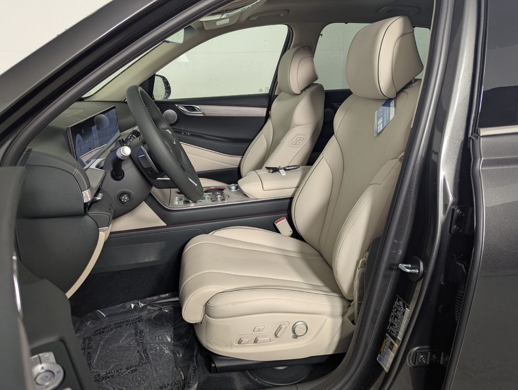 Thumbnail: 2025 Genesis GV80 - 11