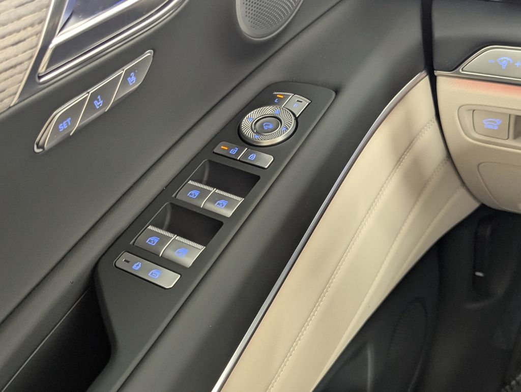 Thumbnail: 2025 Genesis GV80 - 23