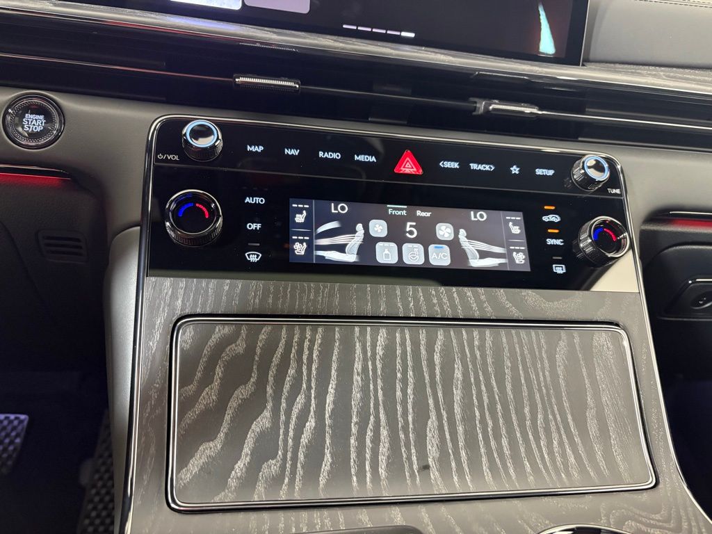 Thumbnail: 2026 Genesis GV80 - 37