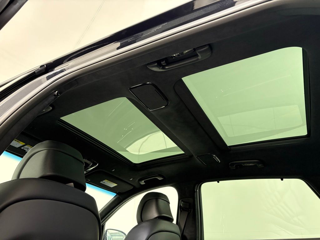 Thumbnail: 2026 Genesis GV80 - 27