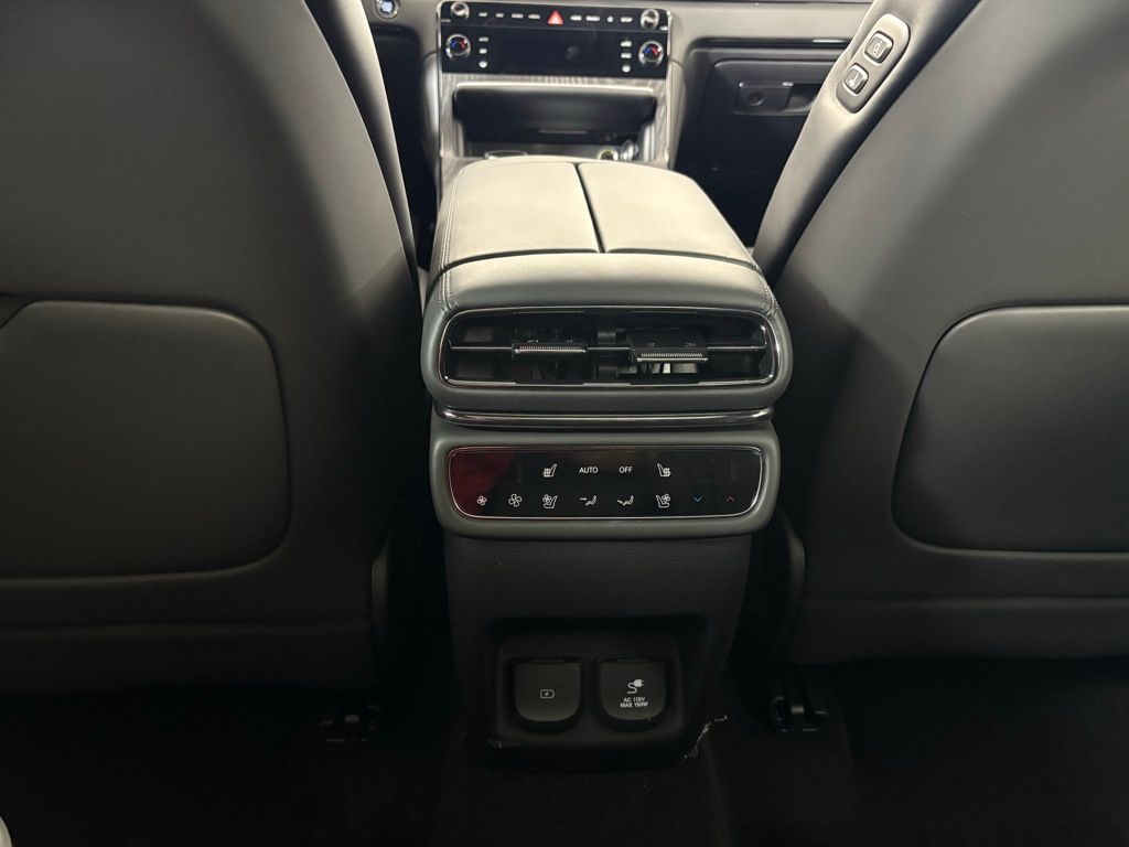 Thumbnail: 2026 Genesis GV80 - 30