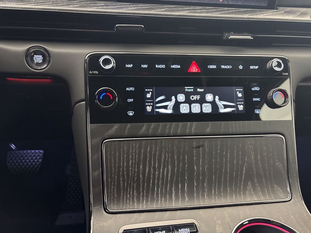 Thumbnail: 2026 Genesis GV80 - 28