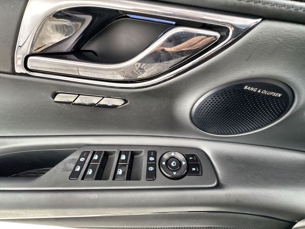 Thumbnail: 2026 Genesis GV80 - 23