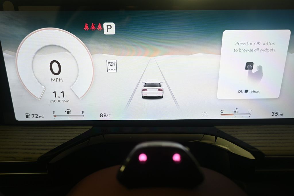 Thumbnail: 2025 Genesis GV80 - 13