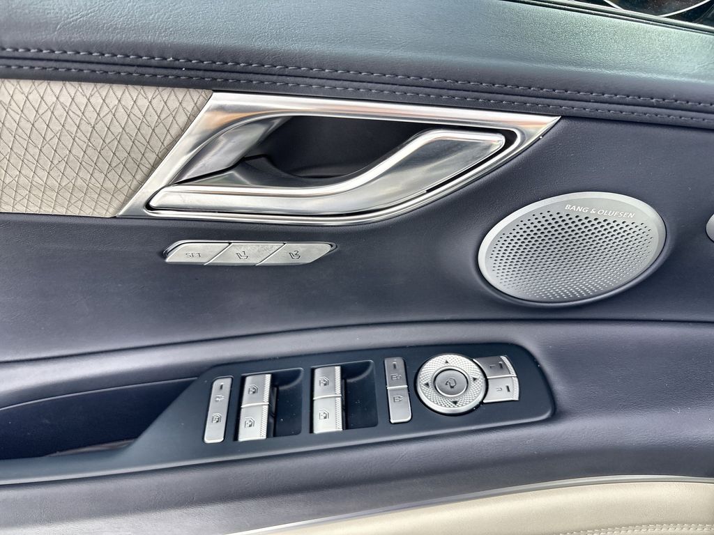 Thumbnail: 2025 Genesis GV80 - 25