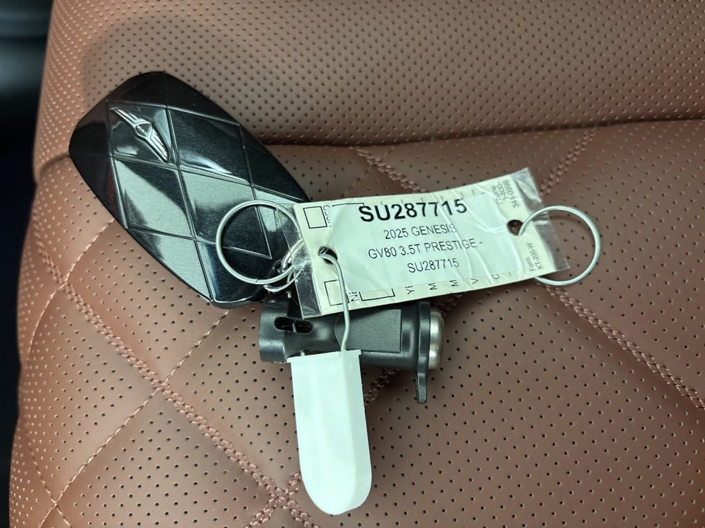 Thumbnail: 2025 Genesis GV80 - 18