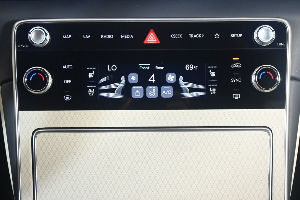 Thumbnail: 2025 Genesis GV80 - 22