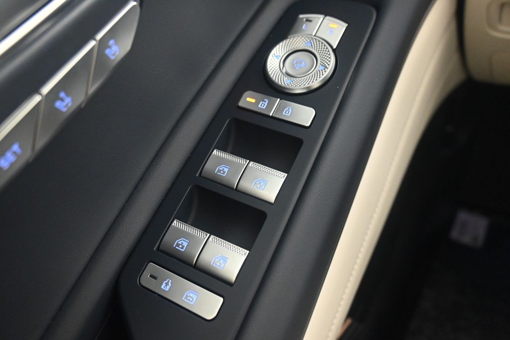 Thumbnail: 2025 Genesis GV80 - 20