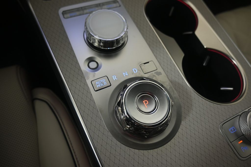 Thumbnail: 2025 Genesis GV80 - 23