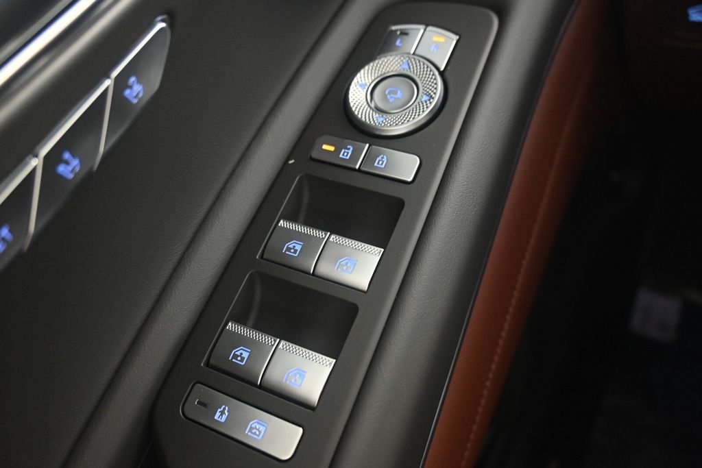 Thumbnail: 2025 Genesis GV80 - 20