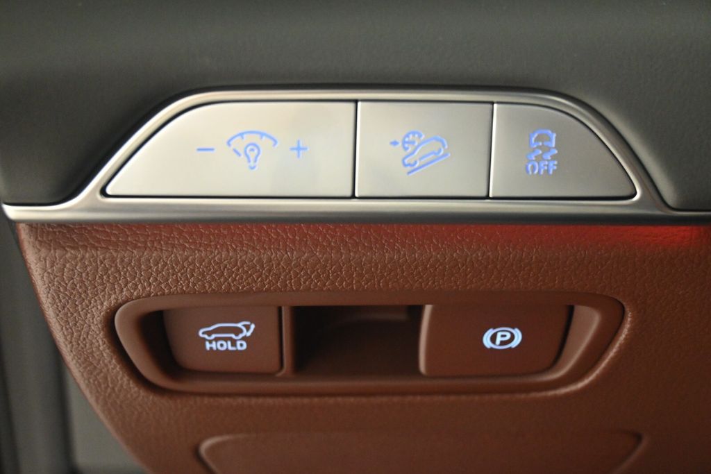 Thumbnail: 2025 Genesis GV80 - 18