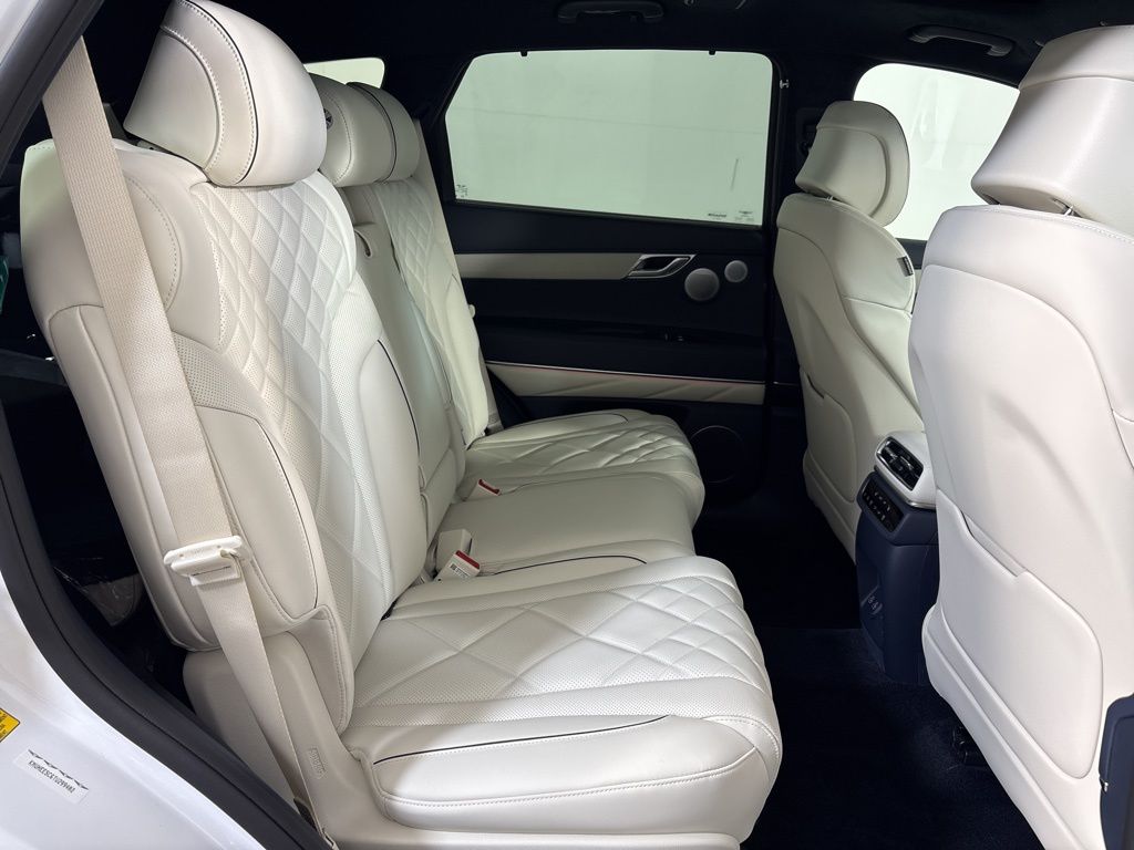 Thumbnail: 2026 Genesis GV80 - 13