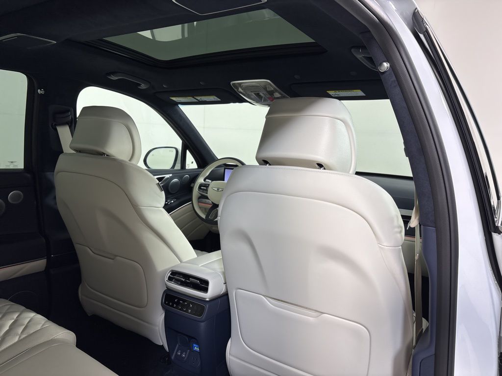 Thumbnail: 2026 Genesis GV80 - 23