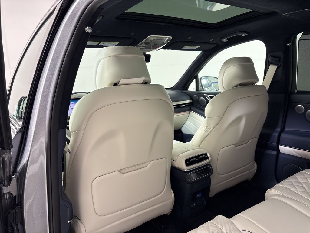 Thumbnail: 2026 Genesis GV80 - 12