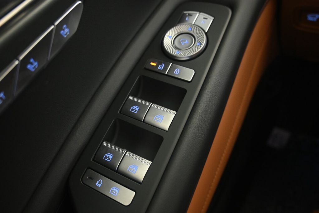 Thumbnail: 2025 Genesis GV80 - 20