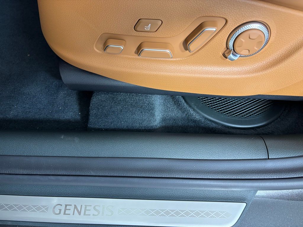Thumbnail: 2026 Genesis GV80 - 24