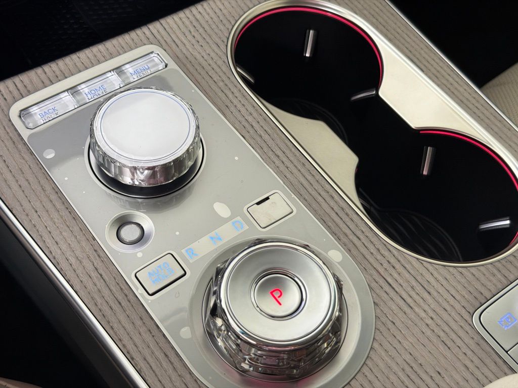Thumbnail: 2027 Genesis GV80 - 20