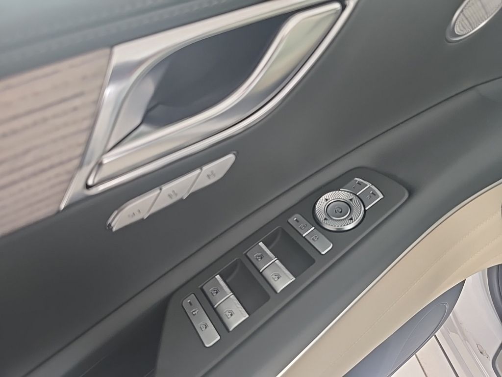 Thumbnail: 2027 Genesis GV80 - 20
