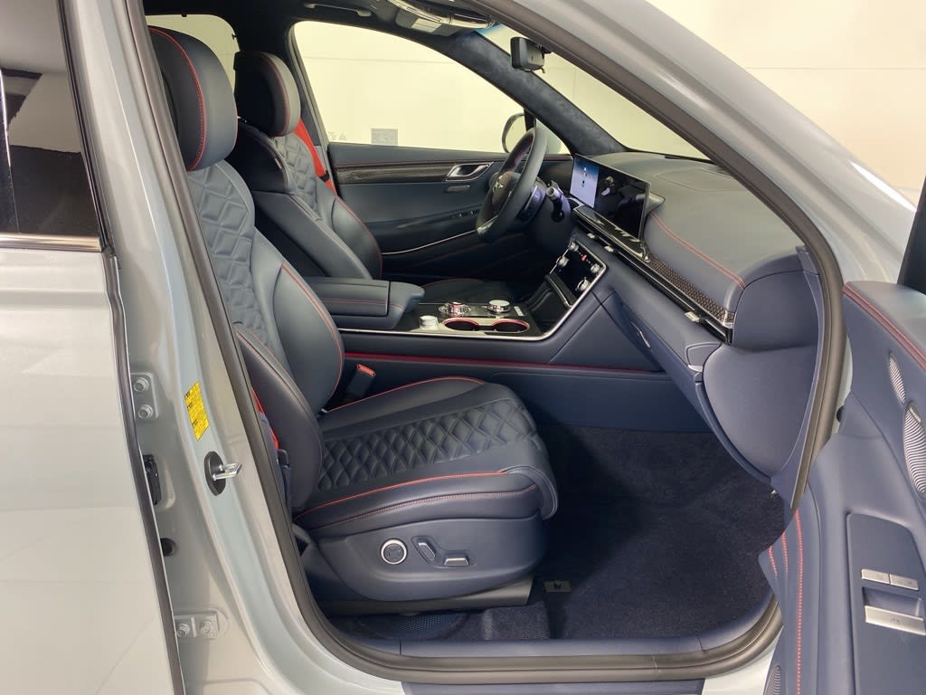 Thumbnail: 2026 Genesis GV80 - 10