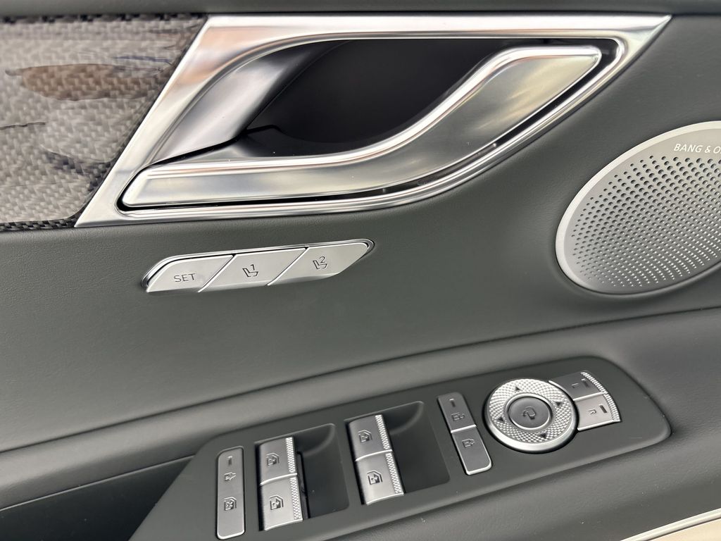 Thumbnail: 2026 Genesis GV80 - 23