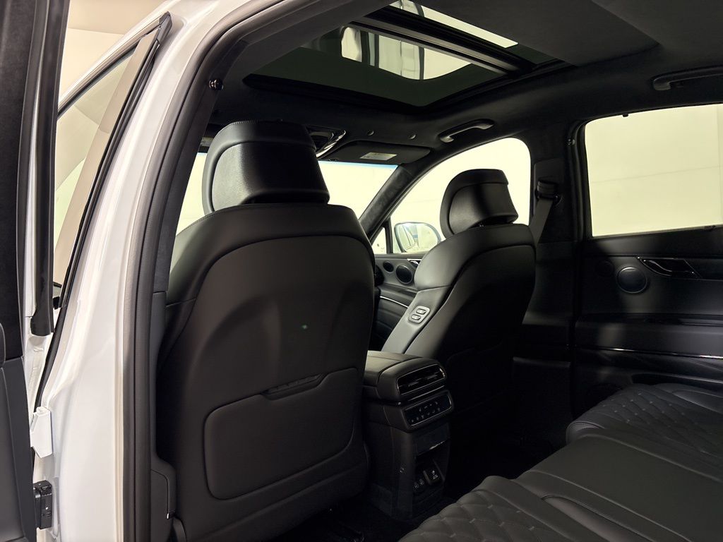 Thumbnail: 2026 Genesis GV80 - 12