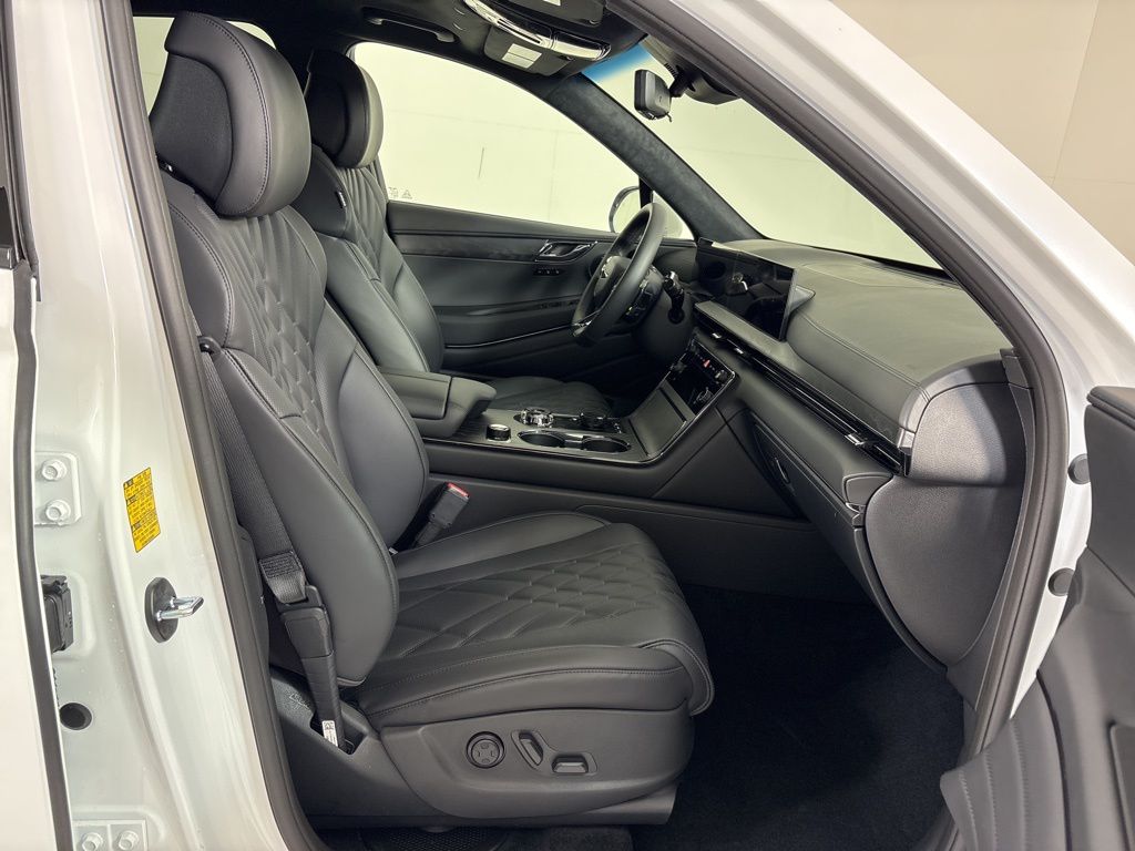 Thumbnail: 2026 Genesis GV80 - 10