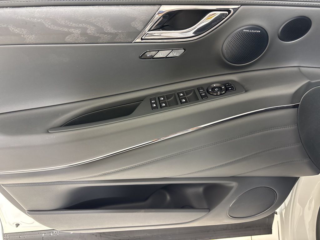 Thumbnail: 2026 Genesis GV80 - 22