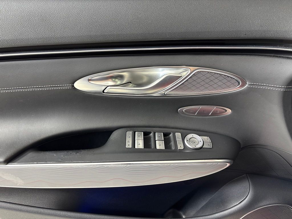 Thumbnail: 2023 Genesis GV70 - 25