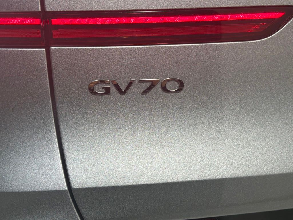 Thumbnail: 2023 Genesis GV70 - 7