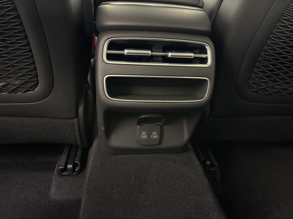 Thumbnail: 2026 Genesis GV70 - 25