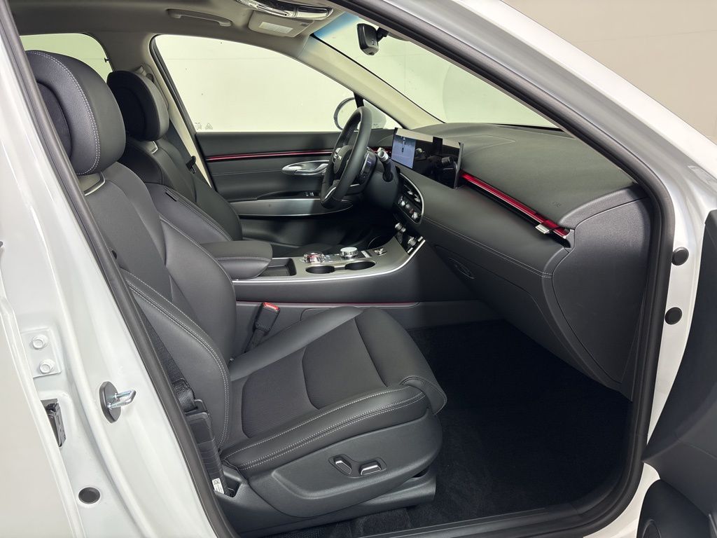 Thumbnail: 2026 Genesis GV70 - 10