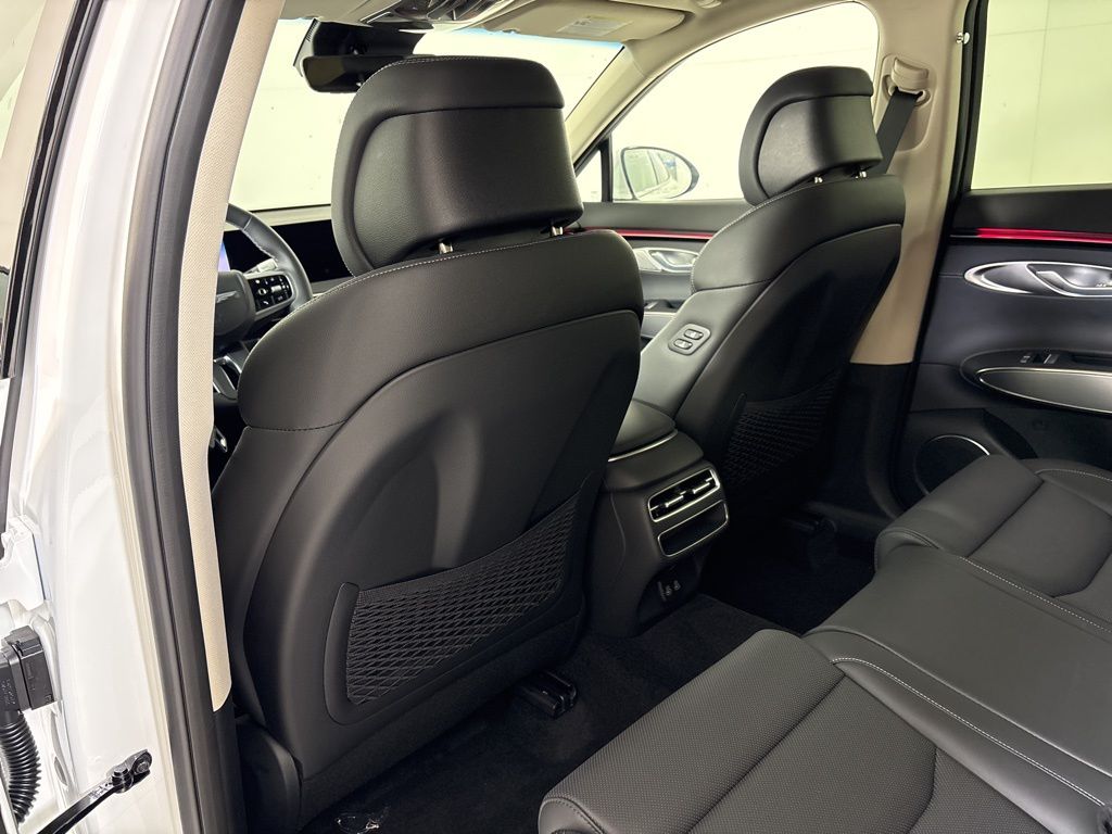 Thumbnail: 2026 Genesis GV70 - 12