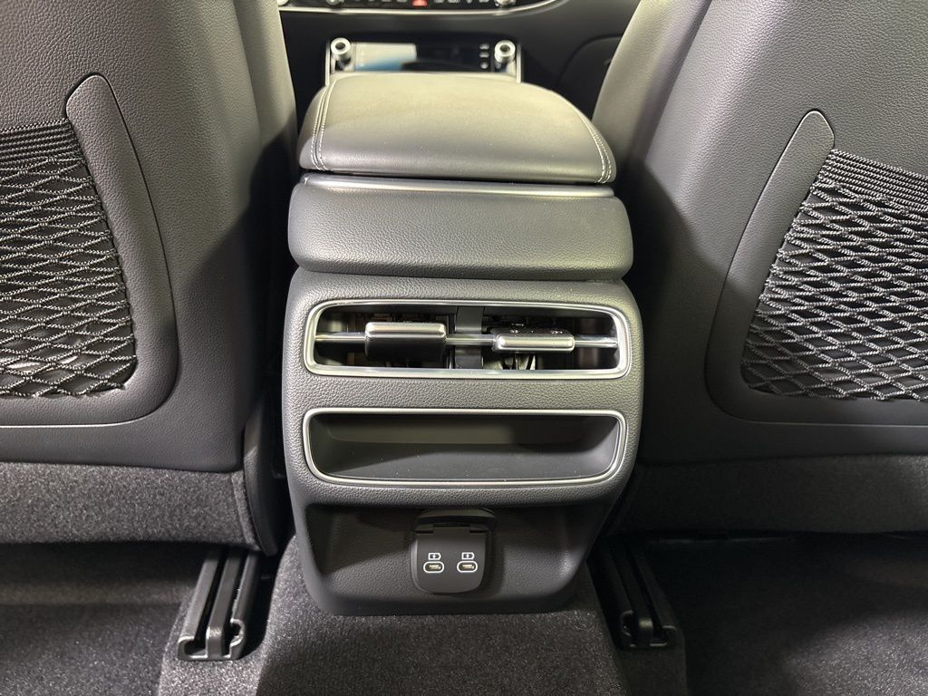 Thumbnail: 2026 Genesis GV70 - 30