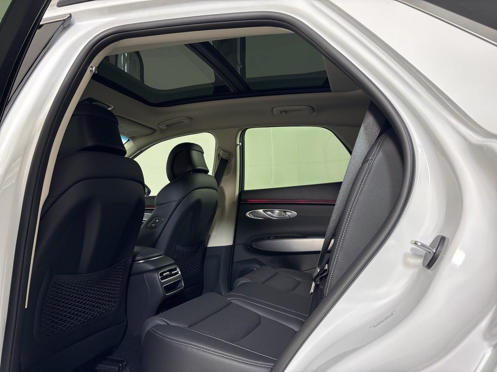 Thumbnail: 2026 Genesis GV70 - 13