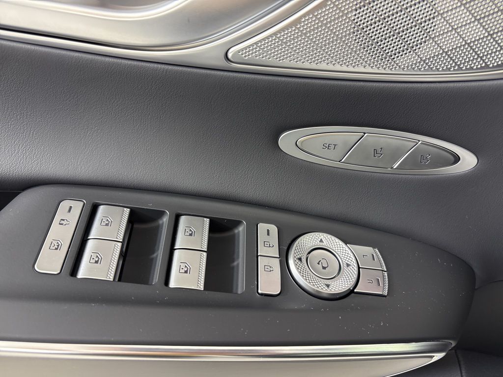 Thumbnail: 2026 Genesis GV70 - 26