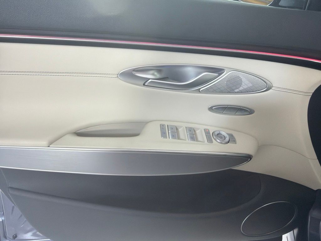 Thumbnail: 2027 Genesis GV70 - 21