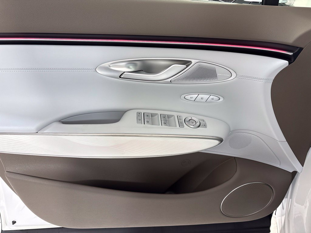 Thumbnail: 2027 Genesis GV70 - 24