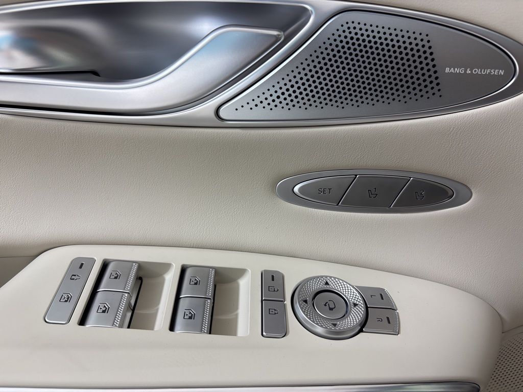 Thumbnail: 2026 Genesis GV70 - 25