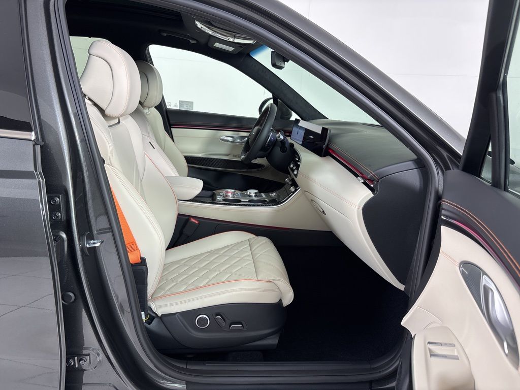 Thumbnail: 2026 Genesis GV70 - 10