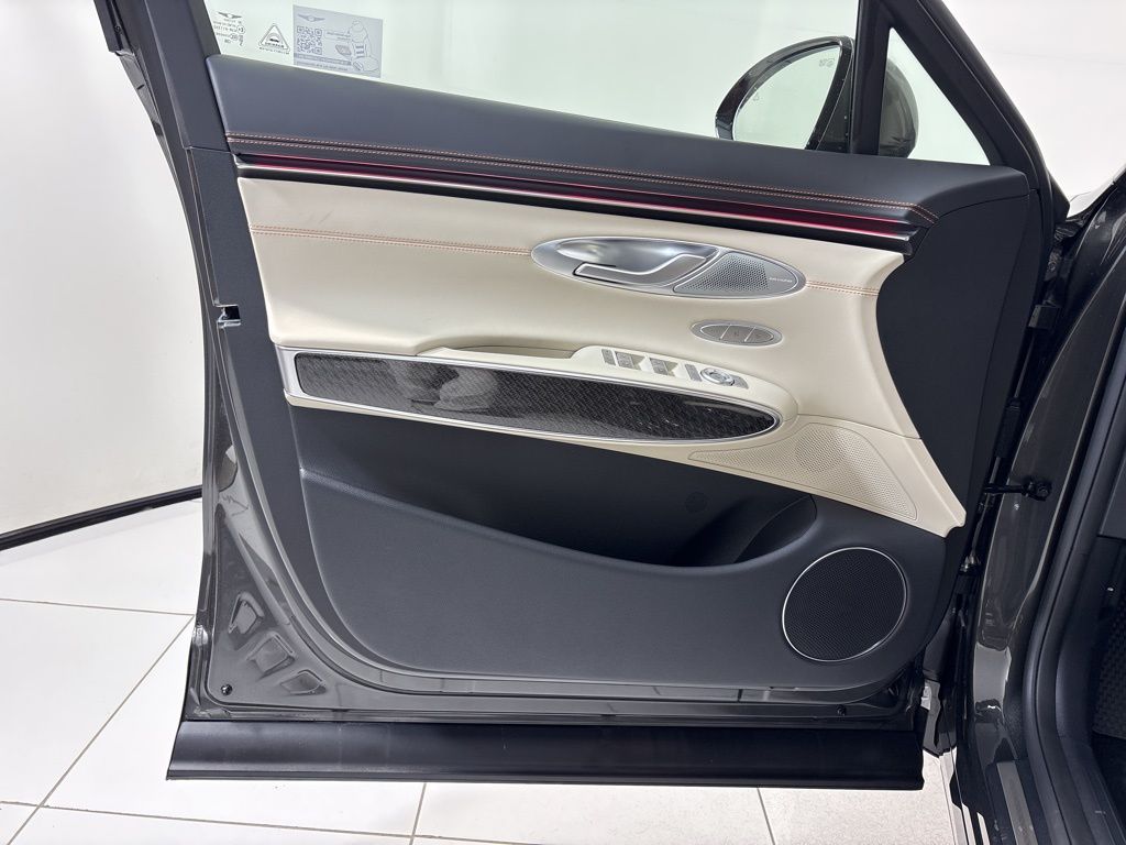 Thumbnail: 2026 Genesis GV70 - 24