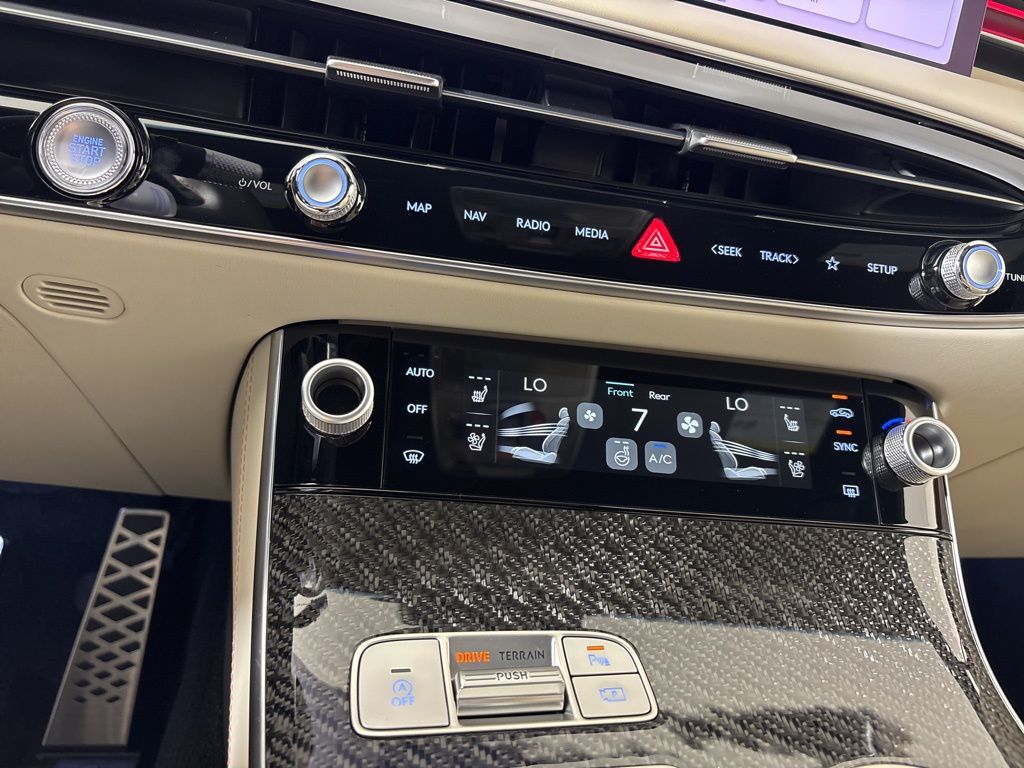 Thumbnail: 2026 Genesis GV70 - 31