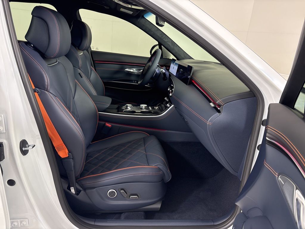 Thumbnail: 2026 Genesis GV70 - 10