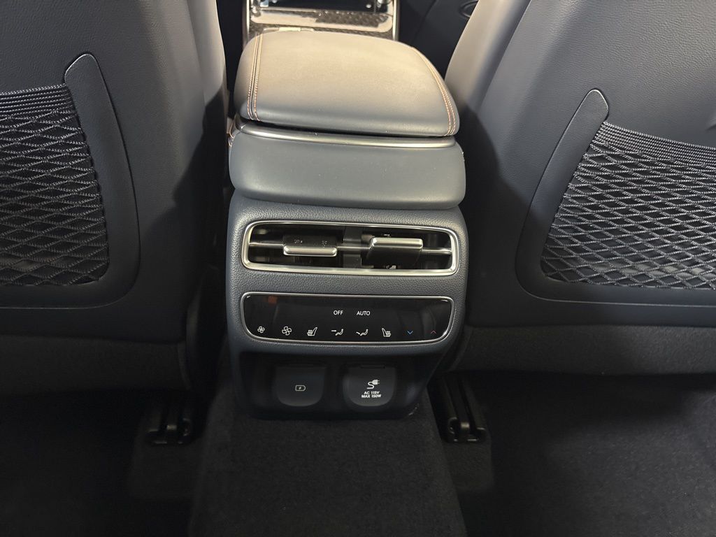 Thumbnail: 2026 Genesis GV70 - 27