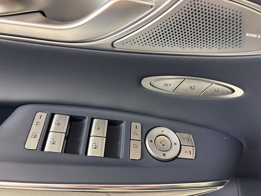 Thumbnail: 2026 Genesis GV70 - 24