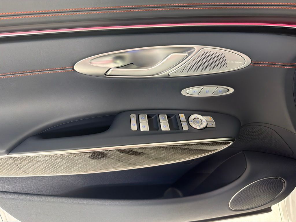 Thumbnail: 2027 Genesis GV70 - 22