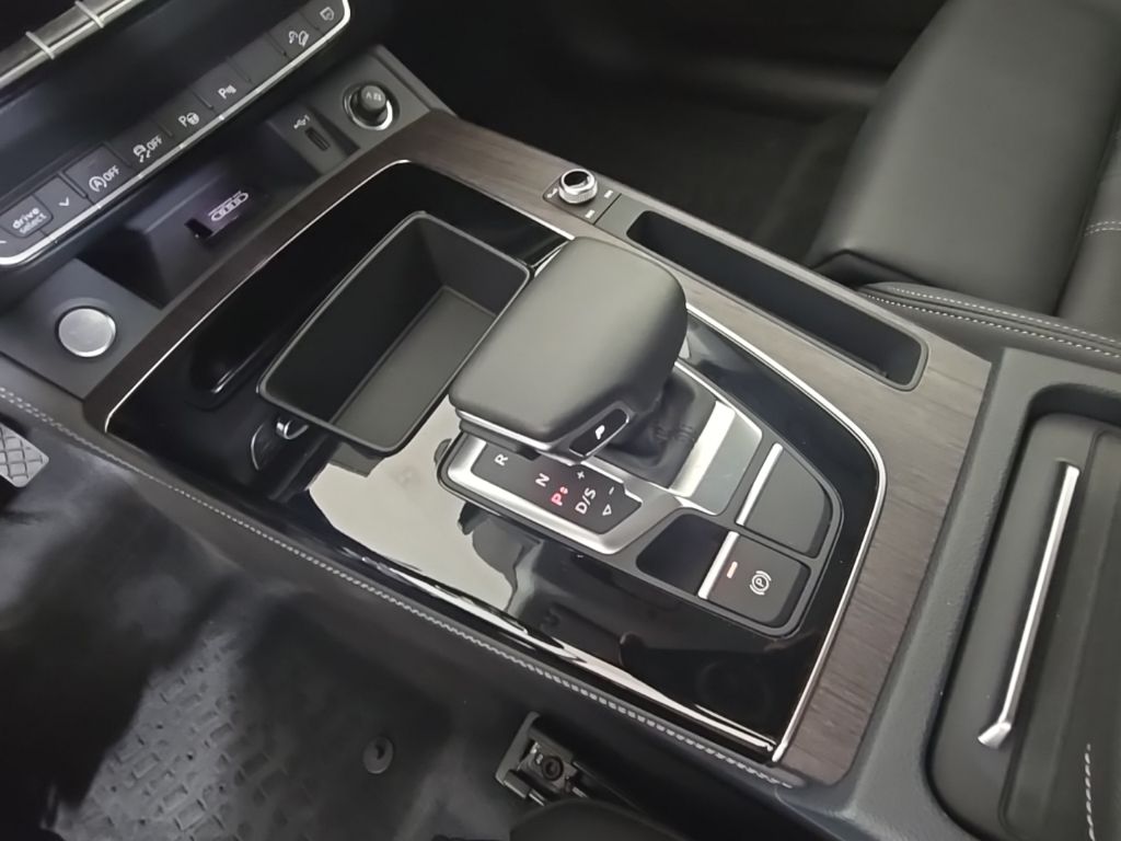 Thumbnail: 2024 Audi Q5 - 15