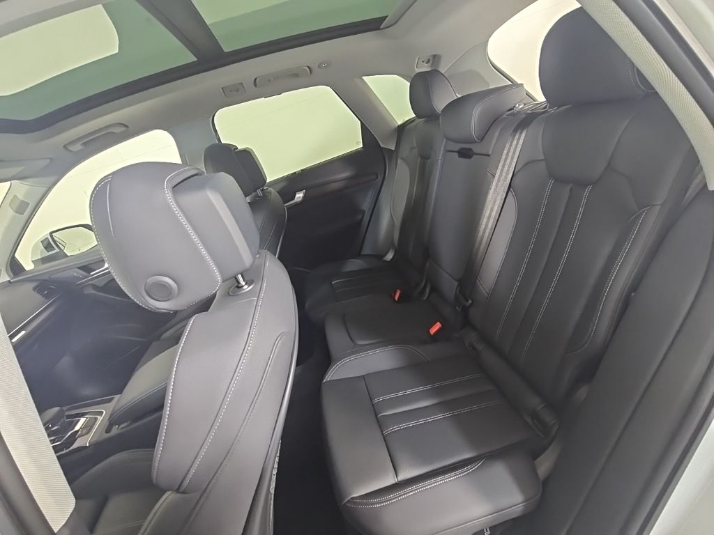 Thumbnail: 2024 Audi Q5 - 33