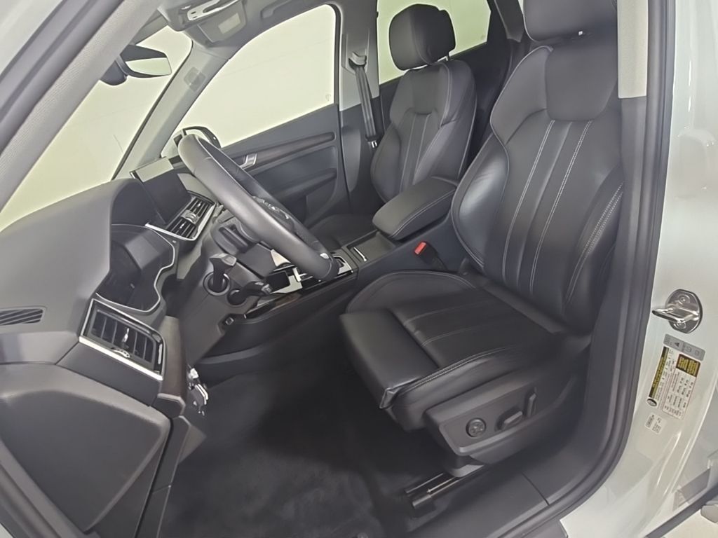 Thumbnail: 2024 Audi Q5 - 11