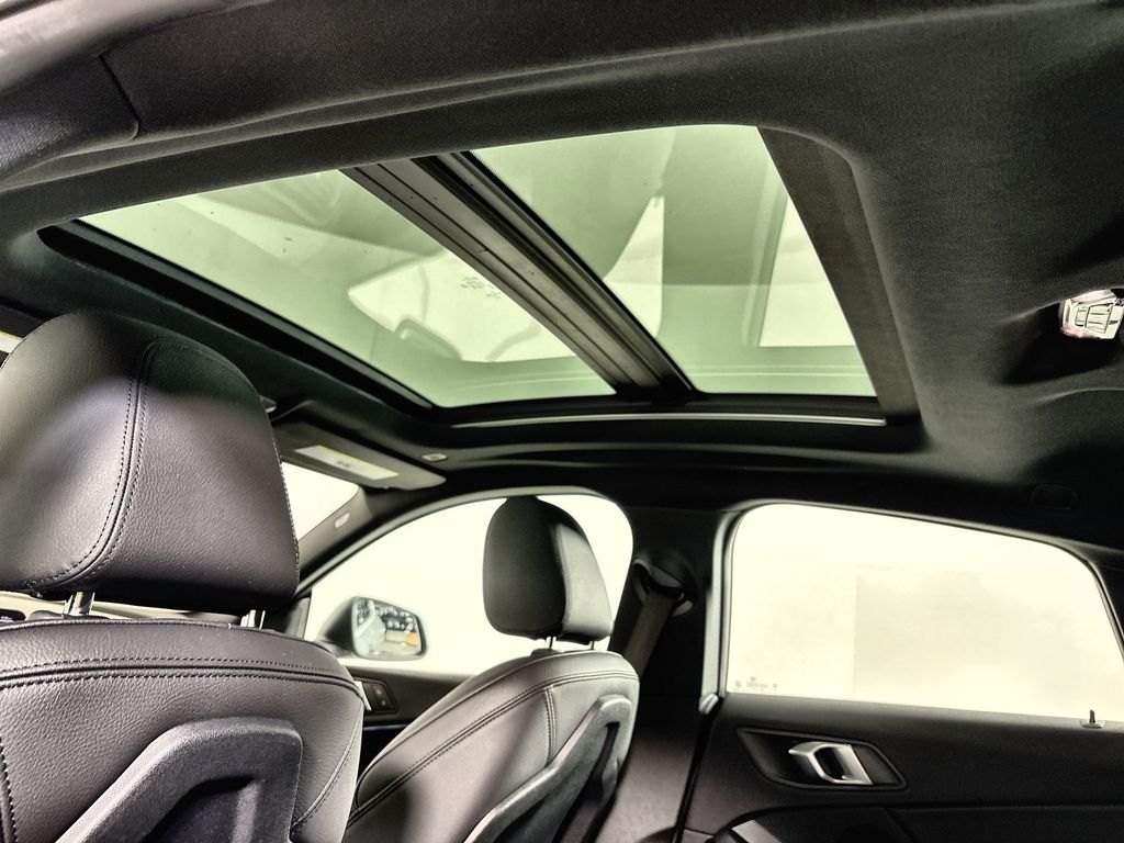 Thumbnail: 2024 BMW 2 Series - 24