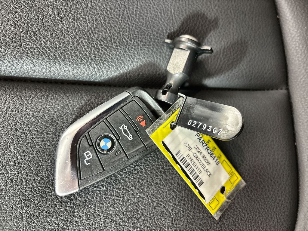 Thumbnail: 2024 BMW 2 Series - 14